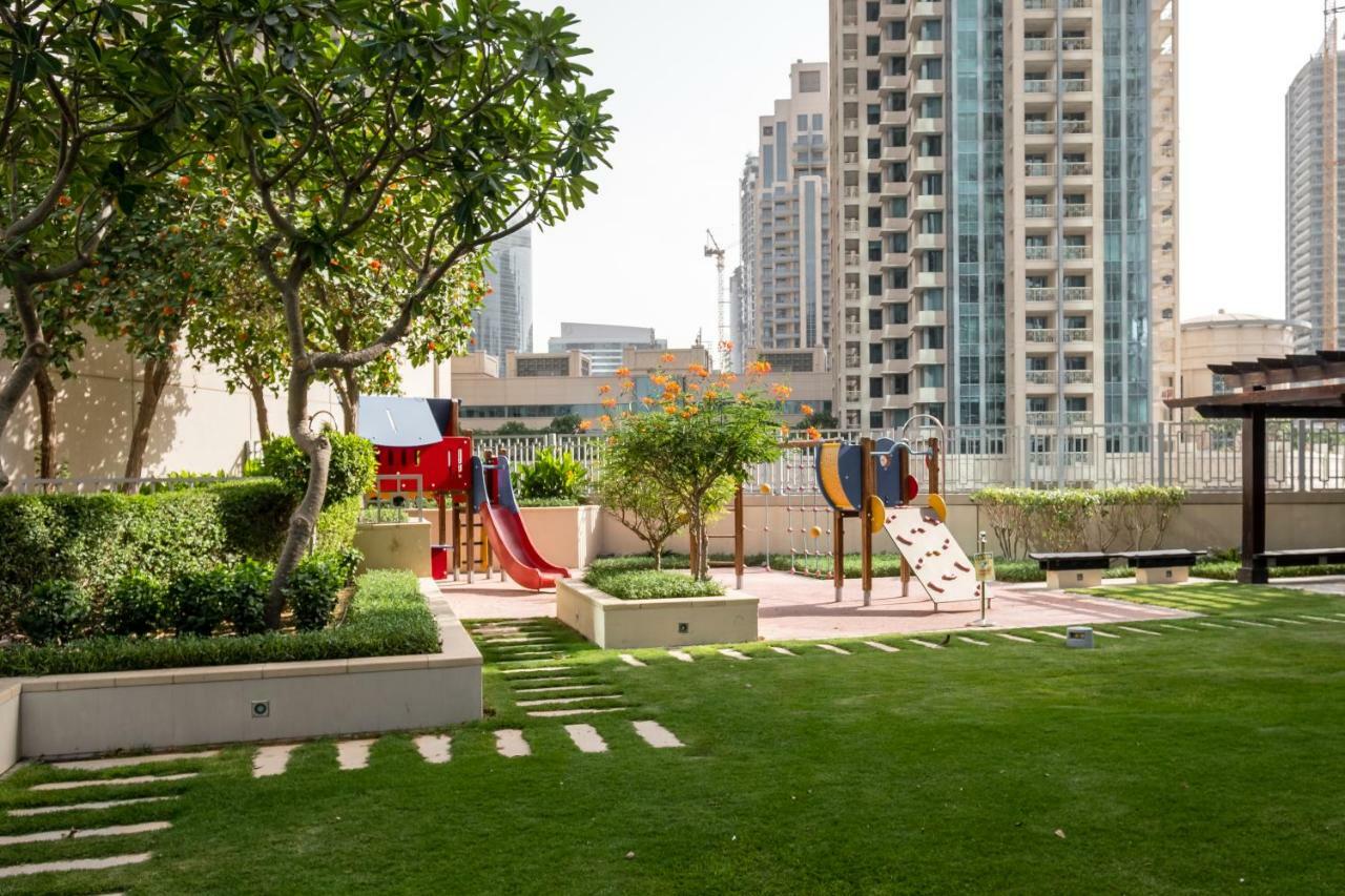 Maison Privee - Exclusive Apt With Burj Khalifa Next Door Dubai Exterior photo